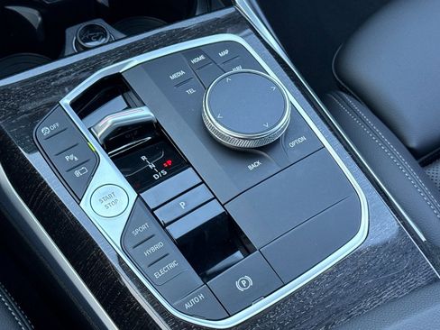 Used 2023 BMW 330e 330e w/ Driving Assistance Package image 18