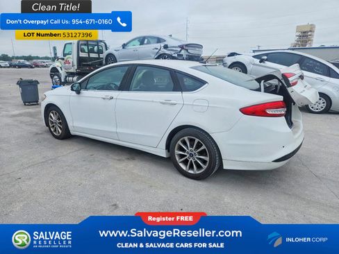 Used 2017 Ford Fusion SE w/ Fusion SE Technology Package FWD image 3