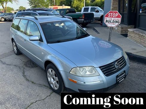 Used 2002 Volkswagen Passat GLX image 1