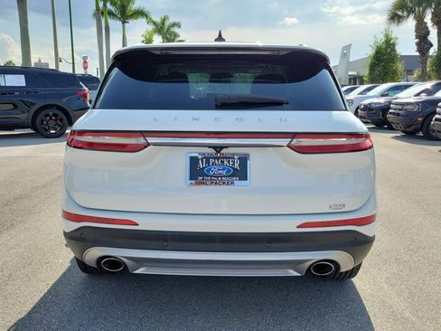 Used 2022 Lincoln Corsair Reserve w/ Elements Package FWD image 9