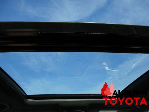 New 2026 Toyota Highlander Platinum image 11