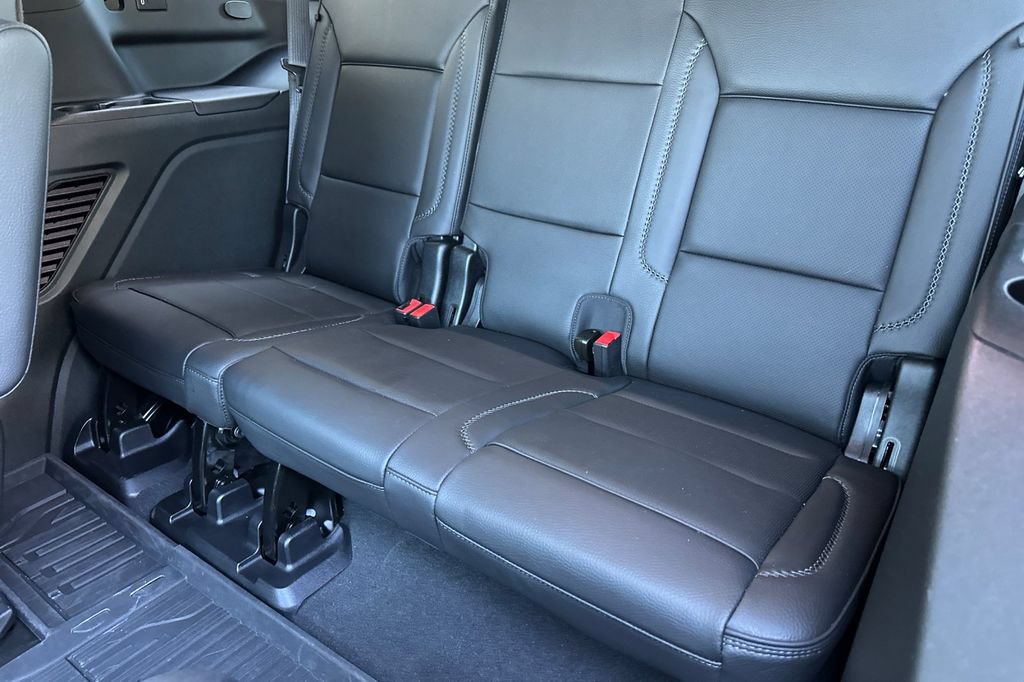 Used 2024 GMC Yukon Denali w/ Advanced Technology Package AWD/4WD image 18