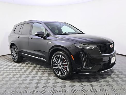 Certified 2025 Cadillac XT6 Sport w/ Technology Package image 8