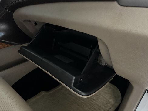Used 2015 Chevrolet Suburban LTZ RWD image 49