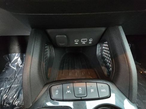 Used 2023 Chevrolet TrailBlazer RS AWD/4WD image 19