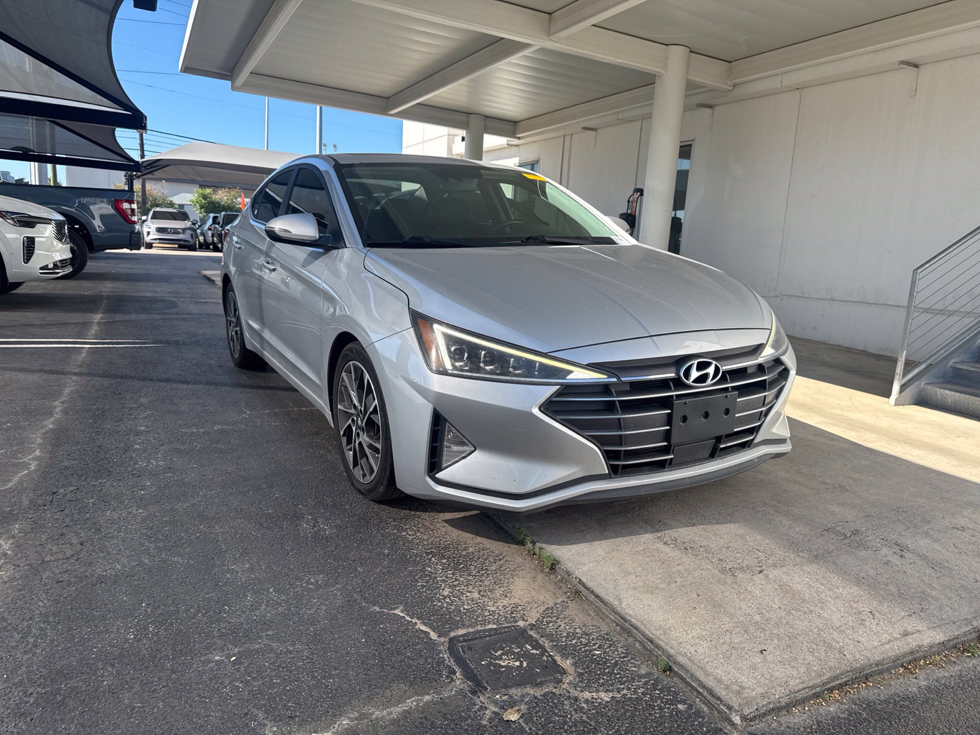 Used 2020 Hyundai Elantra Limited w/ Ultimate Package 03 FWD image 3