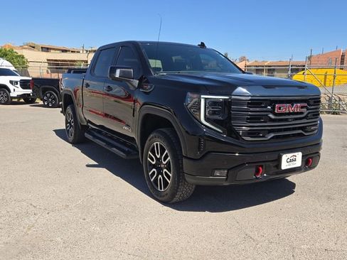 Used 2023 GMC Sierra 1500 AT4 w/ Technology Package AWD/4WD image 4