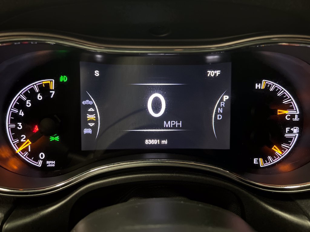 Used 2018 Jeep Grand Cherokee Laredo RWD image 16