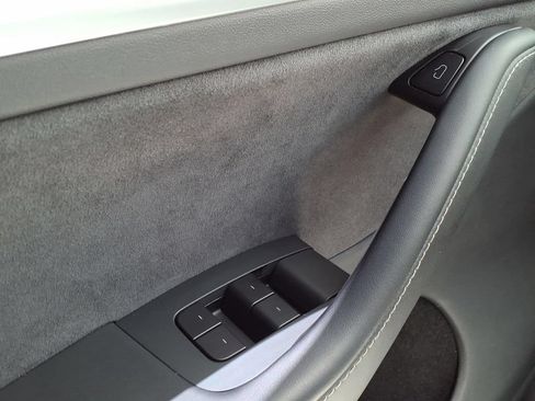 Used 2025 Tesla Model Y Performance AWD/4WD image 35