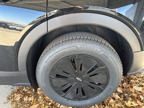 New 2026 Chevrolet Blazer EV LT image 13