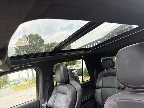 Used 2025 Lincoln Navigator Black Label AWD/4WD image 21