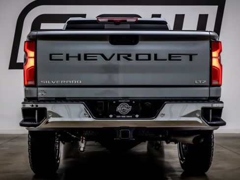 Used 2024 Chevrolet Silverado 2500 LTZ w/ LTZ Plus Package image 10