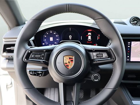 New 2026 Porsche Macan 4 Electric image 30