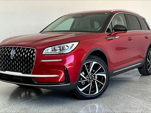 Used 2023 Lincoln Corsair Reserve image 40