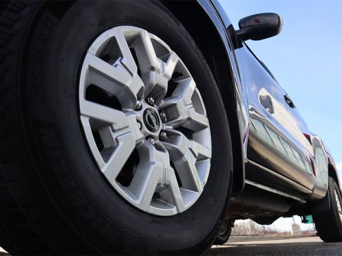 Certified 2024 Nissan Frontier SV w/ SV Convenience Package image 12