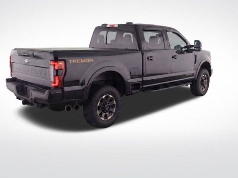 Used 2023 Ford F250 Lariat w/ Tremor Off-Road Package AWD/4WD image 3
