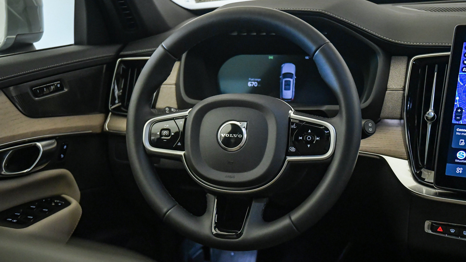 Certified 2026 Volvo XC90 B6 Plus AWD/4WD image 13