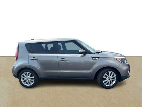 Used 2017 Kia Soul + FWD image 2