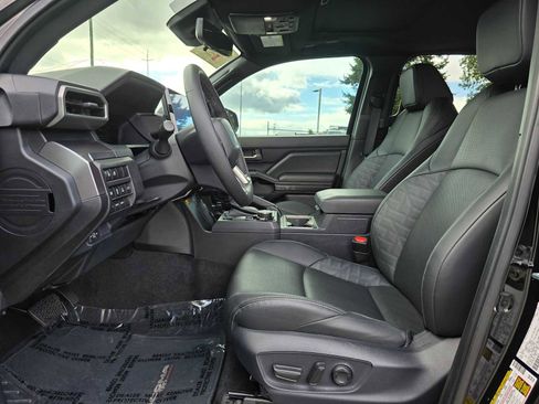 Used 2025 Toyota Tacoma TRD Off-Road w/ TRD Off Road Premium Package image 20