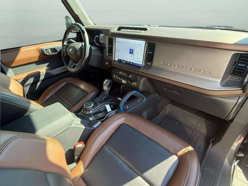 Used 2023 Ford Bronco Outer Banks w/ Sasquatch Package image 2