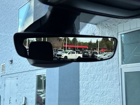 Used 2024 RAM 2500 Big Horn w/ Bed Utility Group image 25