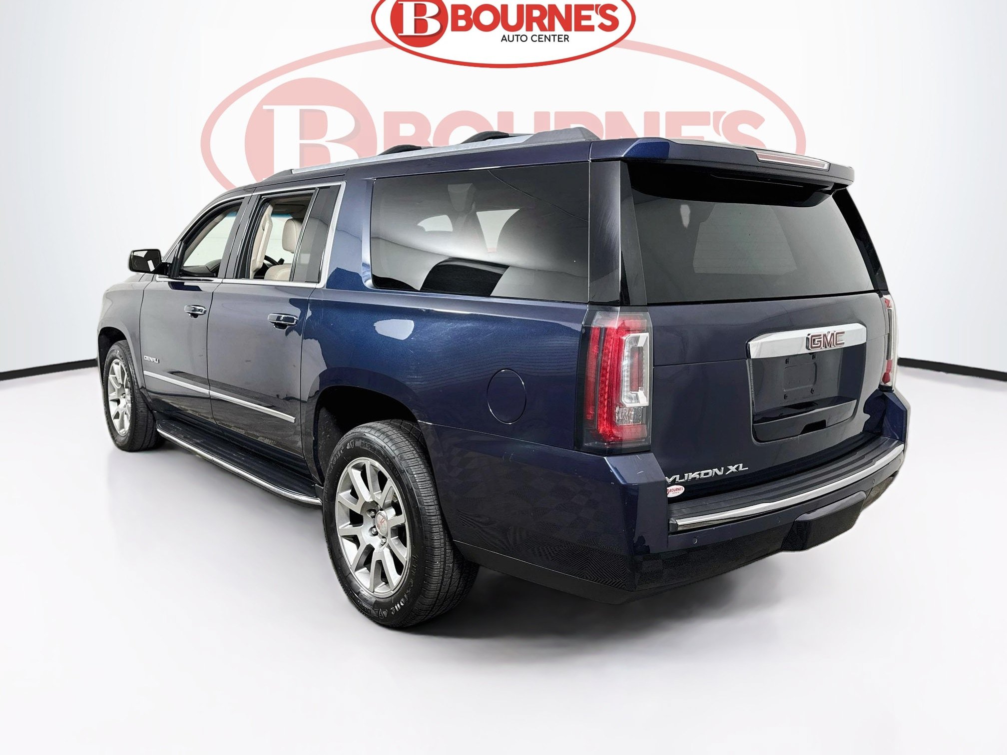Used 2019 GMC Yukon XL Denali w/ Open Road Package AWD/4WD image 10
