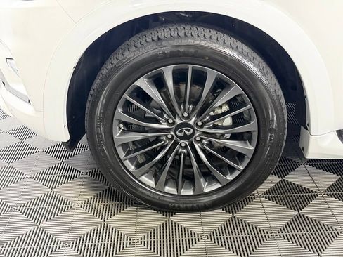 Used 2024 INFINITI QX80 Sensory AWD/4WD image 12