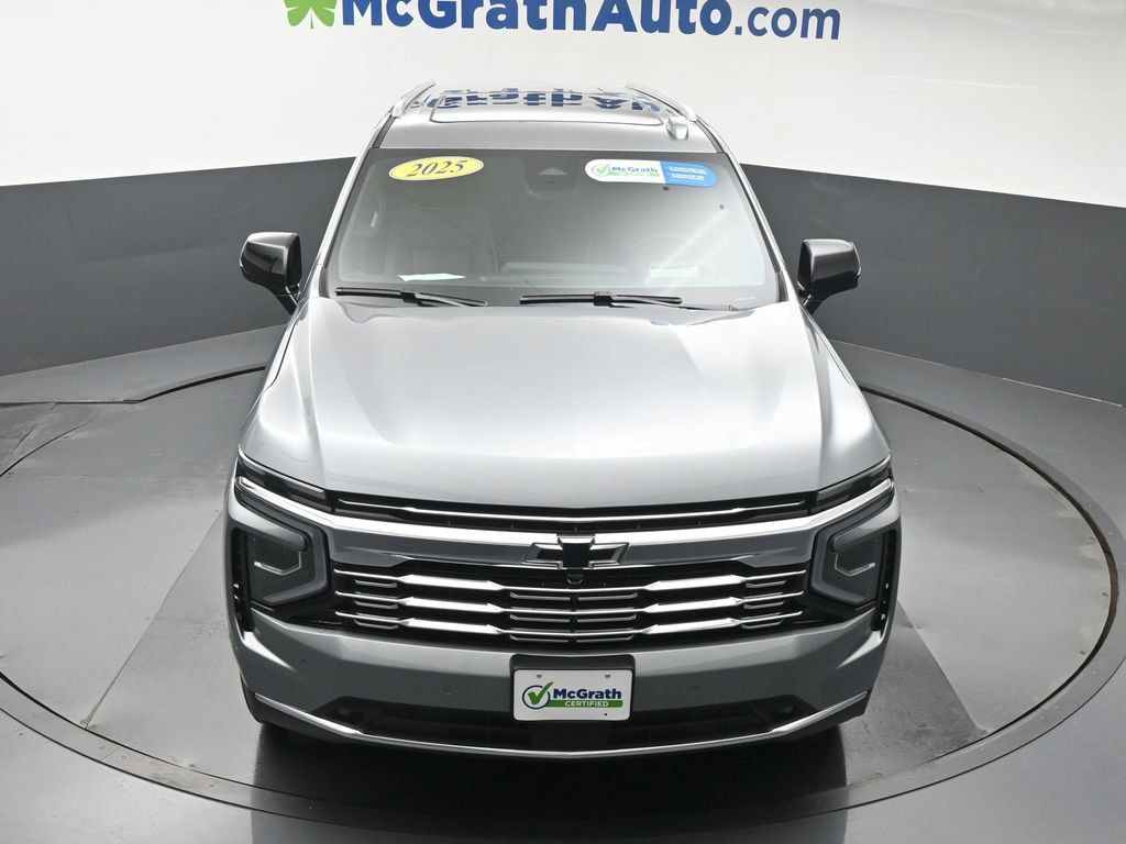 Used 2025 Chevrolet Suburban Premier AWD/4WD image 27