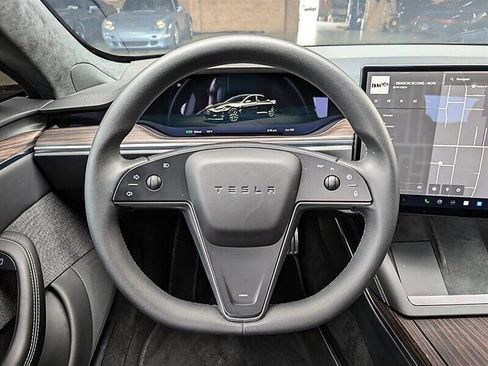 Used 2022 Tesla Model S AWD image 19