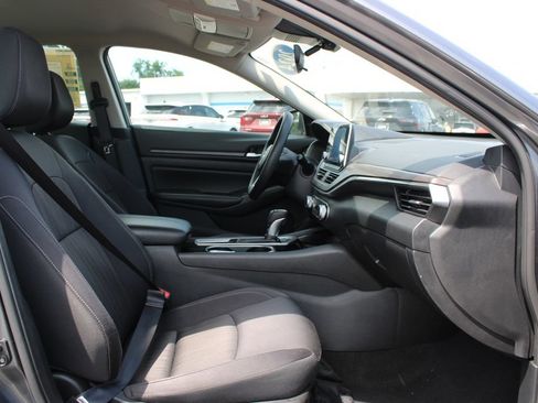 Used 2024 Nissan Altima 2.5 SV FWD image 28