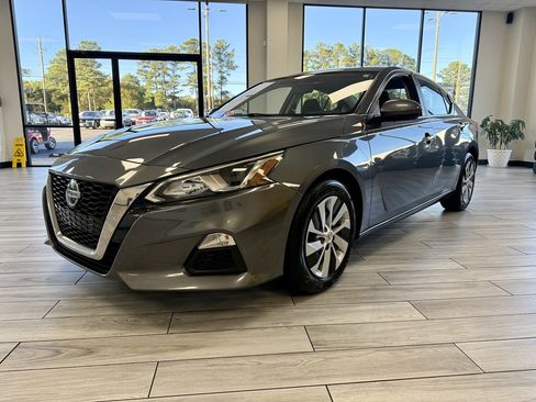 Used 2020 Nissan Altima 2.5 S image 3
