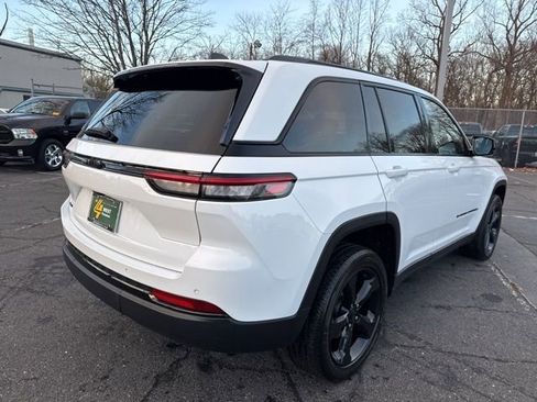 Certified 2022 Jeep Grand Cherokee Altitude image 18