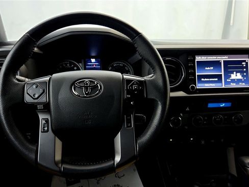 Certified 2021 Toyota Tacoma TRD Off-Road image 26