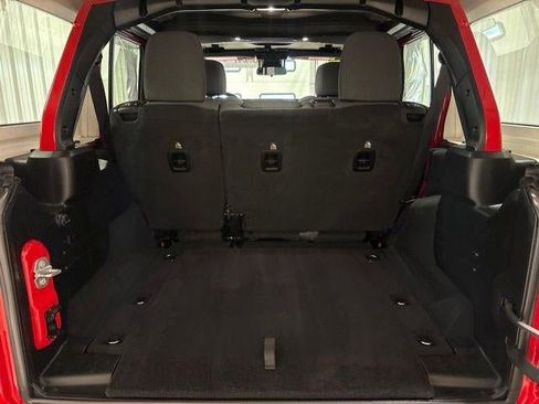 Used 2025 Jeep Wrangler Unlimited Sahara AWD/4WD image 28