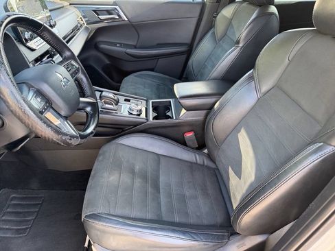 Used 2022 Mitsubishi Outlander SE FWD image 10