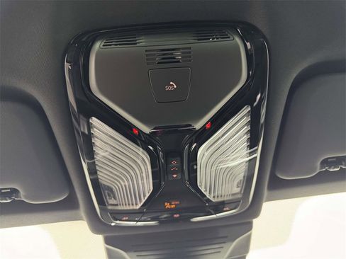 Used 2025 BMW X6 xDrive40i image 25