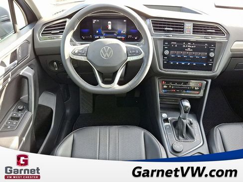 Certified 2022 Volkswagen Tiguan SE image 12