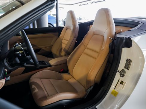 Certified 2022 Porsche 911 Carrera image 5