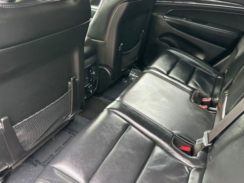 Used 2019 Jeep Grand Cherokee Limited image 13