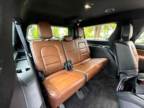 Used 2024 Lincoln Navigator L Reserve AWD/4WD image 31
