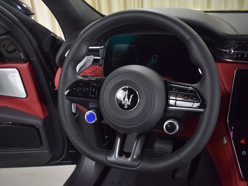 New 2025 Maserati Grecale Folgore image 28