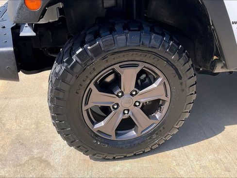 Used 2018 Jeep Wrangler Unlimited Rubicon image 8