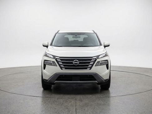 Used 2025 Nissan Rogue SV FWD image 2