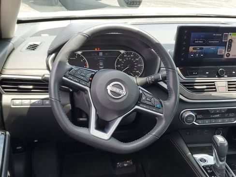 Certified 2025 Nissan Altima 2.5 SL FWD image 12