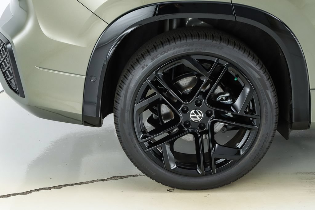 New 2026 Volkswagen Tiguan SE R-Line FWD image 13
