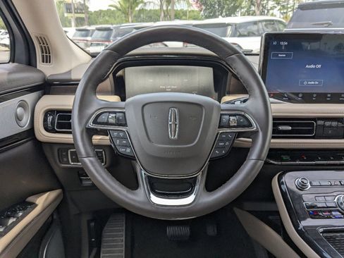 Certified 2023 Lincoln Nautilus Reserve w/ Equipment Group 202A image 18