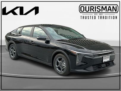 New 2025 Kia K4 LXS