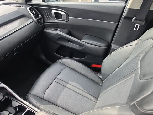 Certified 2022 Kia Sorento S w/ Panoramic Sunroof Package FWD image 15