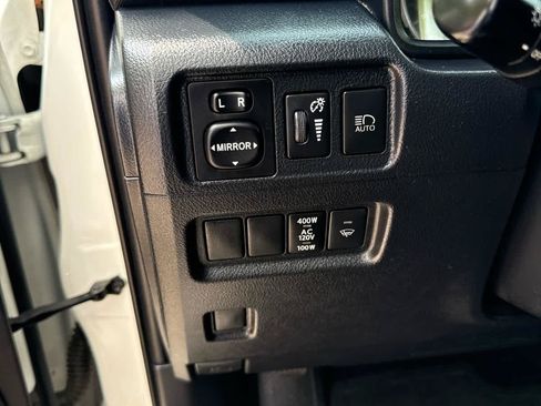 Used 2022 Toyota 4Runner TRD Off-Road AWD/4WD image 19