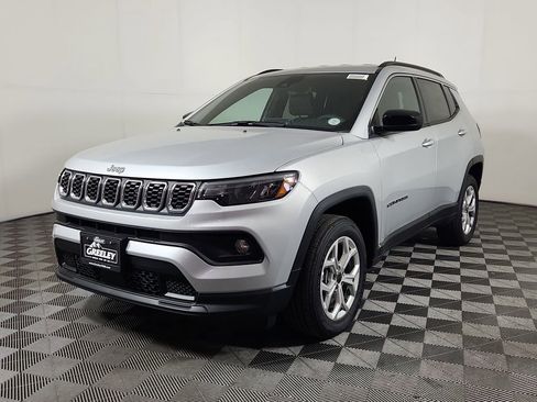 New 2025 Jeep Compass Latitude AWD/4WD image 4